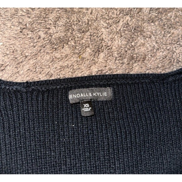 Kendal and Kylie cropped black top - Picture 3 of 5